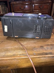 Vintage Zenith Clock Radio Model Z 2-2033 Turns On, No Stations. Read Descript