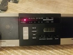 Vintage AM/FM Clock Radio Stereo System w/ One Detachable Speaker – Model # Us-2