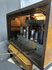 1942 – Vintage Philco Table Radio Model 42-327