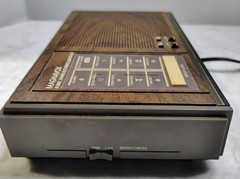 Vintage Magnavox D 3160 2 Band Electric Alarm Clock Radio MINT HIGH QUALITY