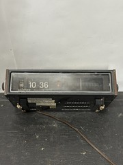 Vtg Lloyd&rsquo;s Solid State AM-FM Radio Alarm Clock Model IJ6IG-O7A Flip Dial Roll