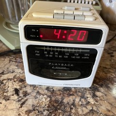 Vintage Soundesign CUBE Radio Alarm Clock Cassette Player Collectible RARE VIDEO