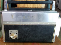 VINTAGE ZENITH ROYAL 3000-1 TRANS-OCEANIC TRANSISTOR RADIO For Parts