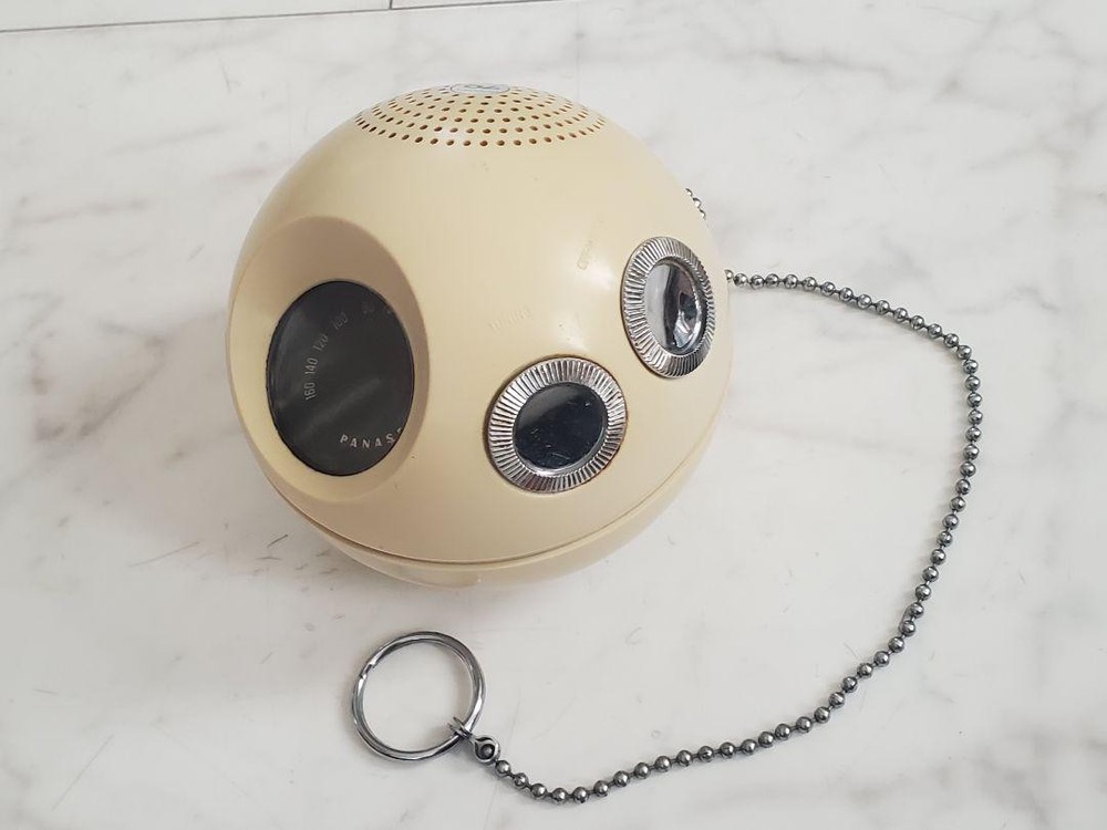 Space Age Panapet R70 National Panasonic White Radio Rare JAPAN JP