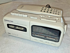 VINTAGE – SOUNDESIGN AM-FM / CLOCK RADIO / TELEPHONE / CASSETTE PLAYER – 7569IVY