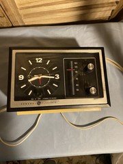 Vintage Retro 70’s General Electric GE AM Alarm Clock Radio Model 7-4725A Works