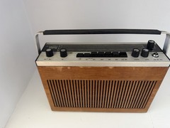 Tandberg Portable 41 Vintage Radio: Powers On & Tunes FM/AM , Light/antenna Work