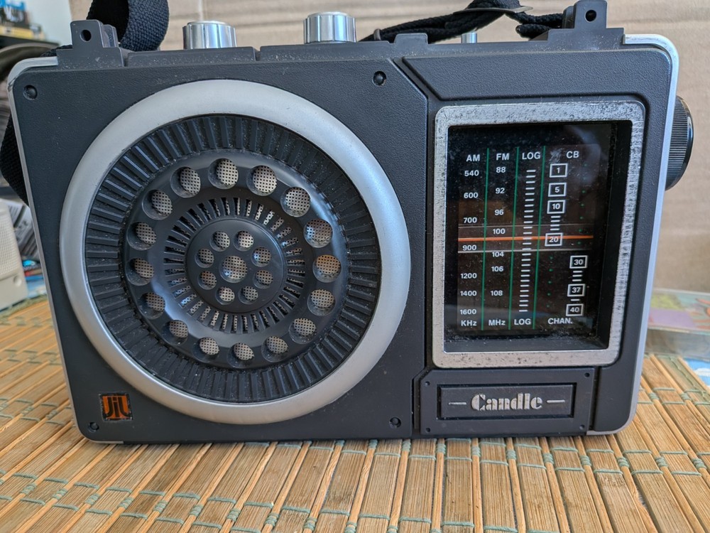 Rare Vintage JIL Candle 3 Band AM/FM/CB Transistor Radio Model LT- 528 (READ)