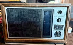 Vintage Magnavox AM FM Wood Tabletop Radio Model BG3100 Mid Century