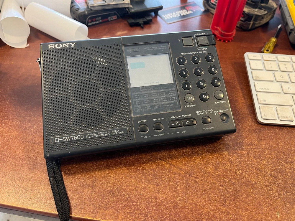 Vintage Sony ICF-SW7600 World Band Receiver with Antenna —