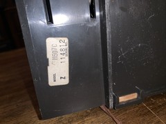 Vintage Zenith Clock Radio Model Z 2-2033 Turns On, No Stations. Read Descript