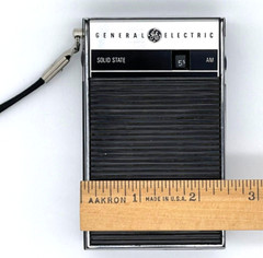 General Electric Radio P-2790 Solid State Handheld Battery Hong Kong NOT WORKING