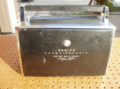 VINTAGE ZENITH ROYAL 3000 ALL TRANSISTOR TRANS-OCEANIC PORTABLE RADIO DECENT