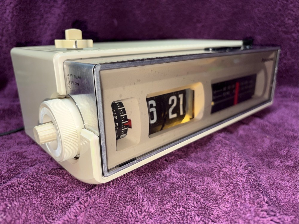 Vintage Panasonic RC-6002 FM/AM Flip Clock Radio White NICE CONDITION WORKING