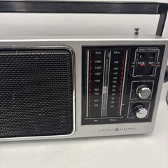 Vintage GE General Electric AM/FM Portable Radio Model 7-2857A Silver 1980s WORK
