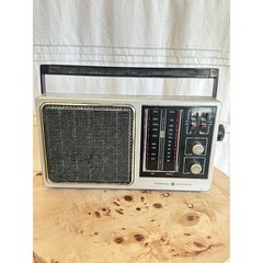 General Electric GE AM FM AFC Portable Radio Model 7-2857A Vintage Silver Black