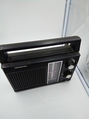 VTG SOUNDESIGN AM/FM PORTABLE RADIO, MOD # 2260-(A) Battery Or Electric. Tested
