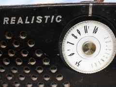 WORKING BLACK 1959 REALISTIC 8 TRANSISTOR RADIO-by TOSHIBA RADIOORPHANAGE
