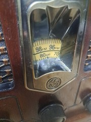 General Electric GE Reproduction Model No 7-4100JA Cathedral AM/FM Radio Wood