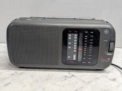 General Electric GE 4 Band Portable Radio 7-2948A AM FM TV1 TV2/WB