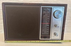 Realistic MTA-11 Vintage RadioShack AM/FM Radio Model 12-690