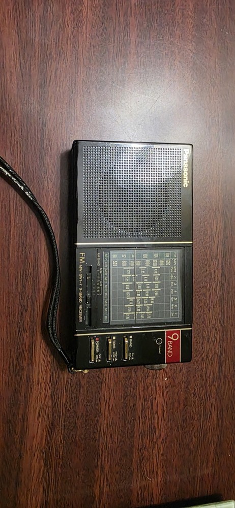 Vintage Panasonic RF-9 9-Band Radio Receiver FM MW SW1-7 Made In Japan