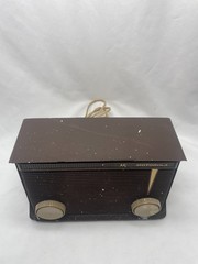Vintage Brown « Retro Jetson&rsquo;s » 1959 Motorola Model A1N-32 AM Radio-MCM Decor