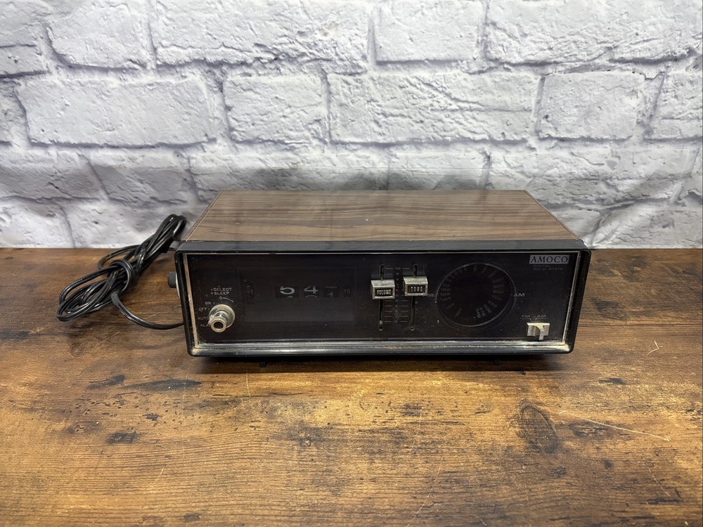 Mid Century AMOCO Flip Clock Radio Woodgrain AM/FM Japan Made Alarm Vintage