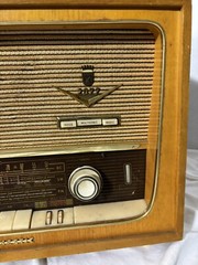Grundig Majestic 2077 Tube Radio Tabletop German Lights Up And Played Music