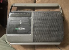 Vintage General Electric AM/FM Radio Cassette Player Model 3-5264A Works
