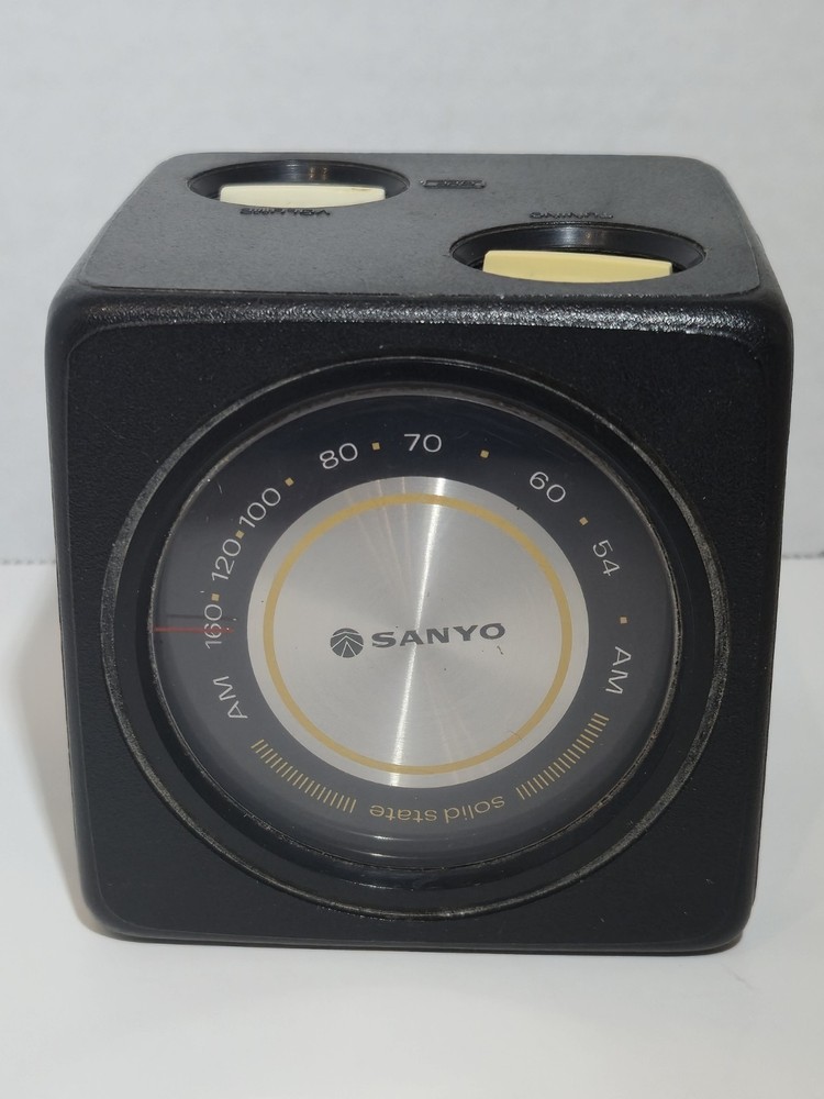 Vintage Sanyo RP-1711 Cube AM Transistor Radio 6 Transistor Japan- Works
