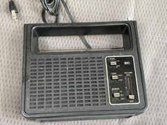 Vintage Rare 70s Radioshack Realistic Radio 12-663 AM FM Portable AC/DC