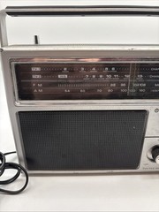 VINTAGE Hitachi KH-1180H AM/FM/TV1TV2 3-Band Radio WORKS