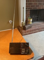 Vintage Randix Portable AM/FM Clock Radio Model No RCL-50 (Read Description)