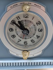 Motorola C19B8 Clock Radio Two Tone Blue Tube AM Mid Century Modern 1963