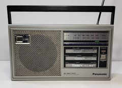 VTG Panasonic RF-559 AM/FM Portable Radio w/ Handle AC/Battery Tested Working