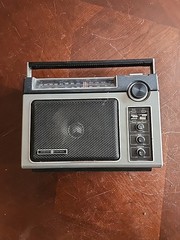 General Electric 7-2880B Long Range Super Radio – Black/Silver – Works Good