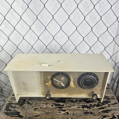 TESTED Vintage 50’s Sears Silvertone Mid Century Ivory AM Clock Tube Radio #5033