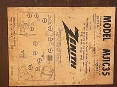 ZENITH AM/FM Broadcast Receiver Model: MJ1035. Sounds nice.