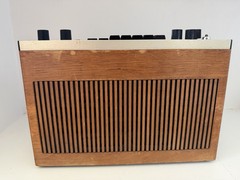 Tandberg Portable 41 Vintage Radio: Powers On & Tunes FM/AM , Light/antenna Work