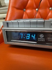 Vintage GE General Electric 7-4975B AM/FM/Cassette Tape Clock Radio Recorder MCM
