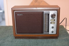 Vintage Sony FM AM Tabletop Radio Wood Grain Model ICF-9740W with OPTION