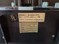 LLOYD&rsquo;S SOLID STATE 2 SPEAKER CLOCK/RADIO MODEL Vintage 9J42G-37A Alarm Clock