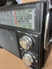 Rhapsody RY-610 10 Band AC/DC Portable Radio