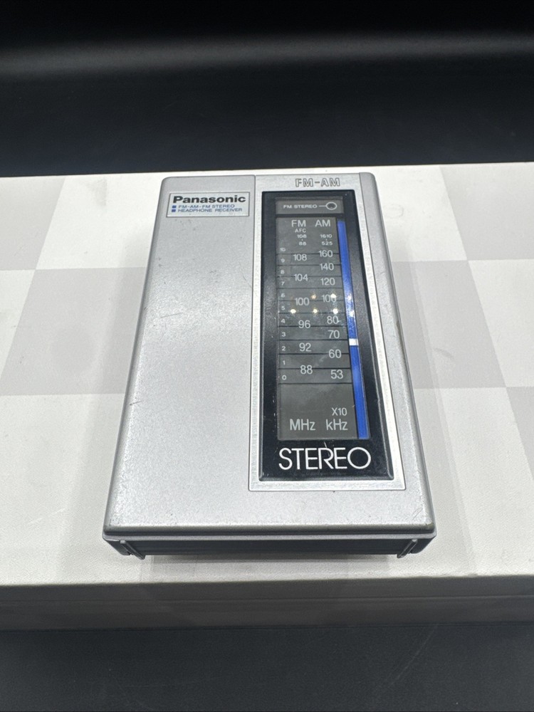 Vintage Panasonic RF-444 Portable AM FM Radio Parts No Headphones Silver
