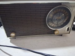 Vintage Zenith AM/FM Radio Electric Model X316 White Case PARTS OR REPAIR ONLY