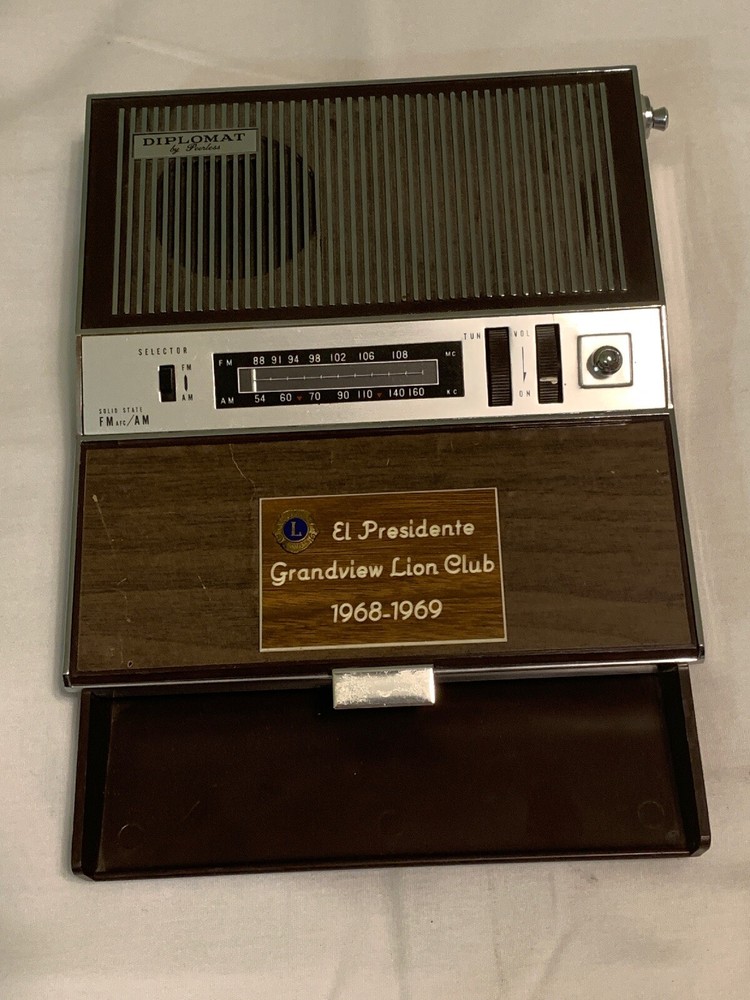 Vintage 1970 Eight Transistor Radio Desk Diplomat by Peerless- Repair/As-Is