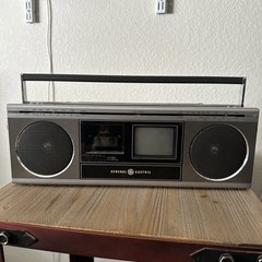 2 GENERAL ELECTRIC GE STEREO MICROCASSETTE BOOMBOX RADIO TV RARE 3XM3214E JAPAN