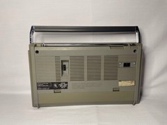 Vintage 1980’s Magnavox D2600 Portable Radio