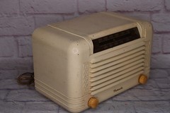 Vintage 1941 Motorola Model 51X14 Ivory Bakelite Tube Radio – Art Deco UNTESTED